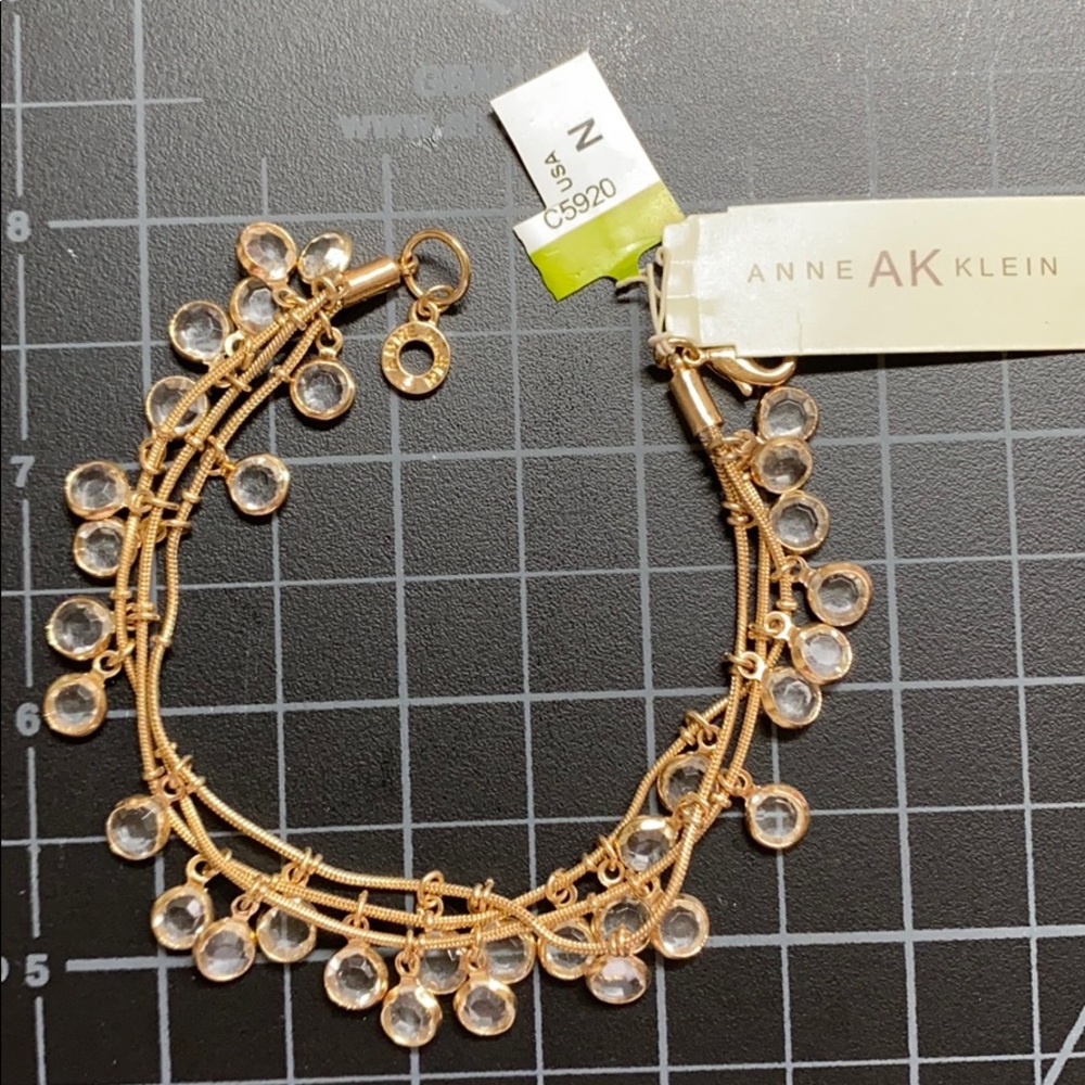 Bracelet with clear beads